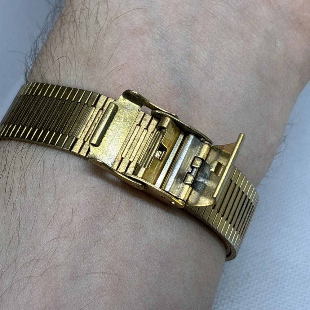 Vtg Citizen Unisex Gold Tone Smoke Grey Dial Quartz Watch T15537 - Working!